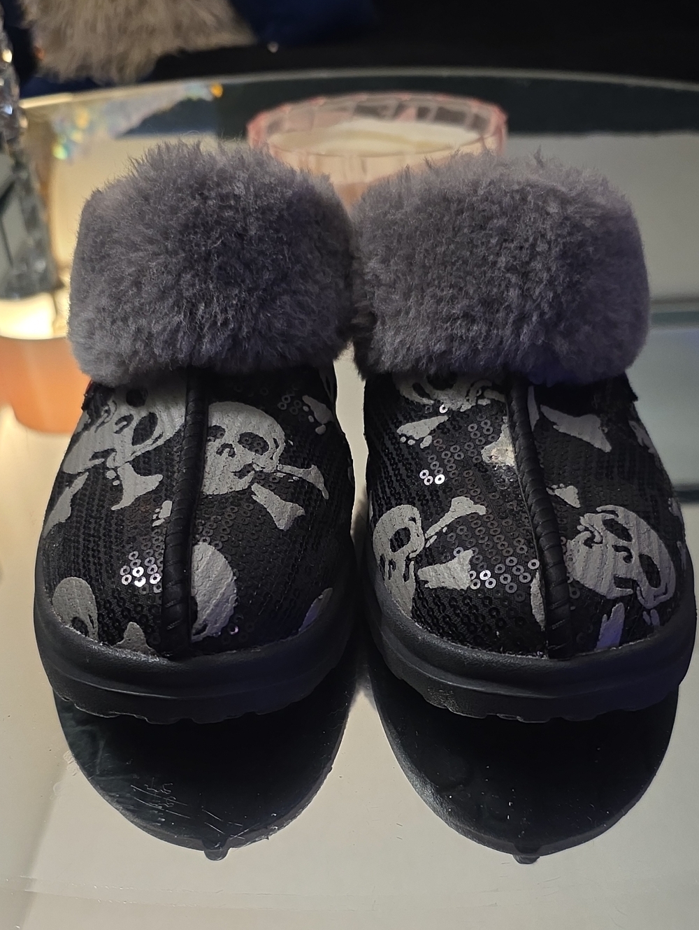 I ❤ UGG    Skull/Crossbone  "Kisses" Sequin Slippers